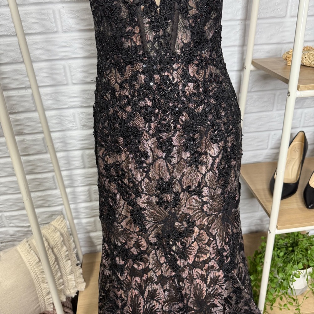 Mac Duggal 79252 Notched Neckline Lace Trumpet Dress (8) - Picture 5 of 9